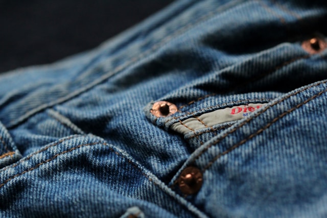 Custom Denim: Making Your Mark with Personalized Jeans